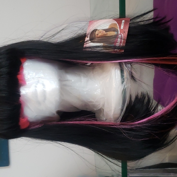 Wig - Picture 6 of 8